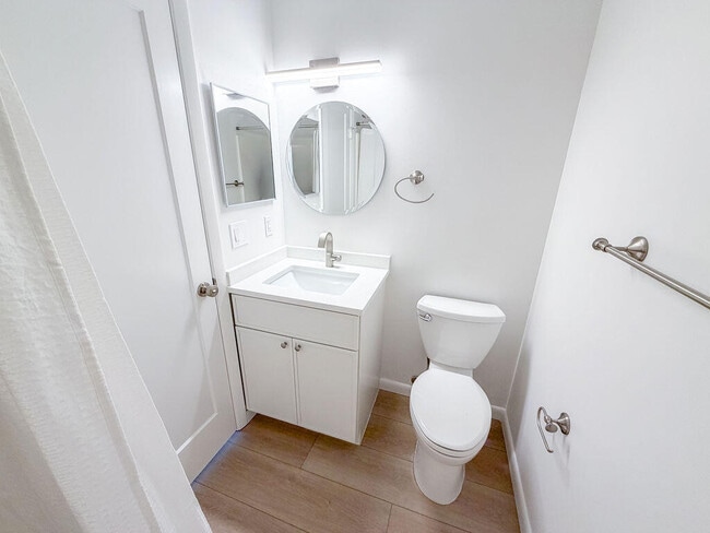 Building Photo - 602 Pinecrest Cir