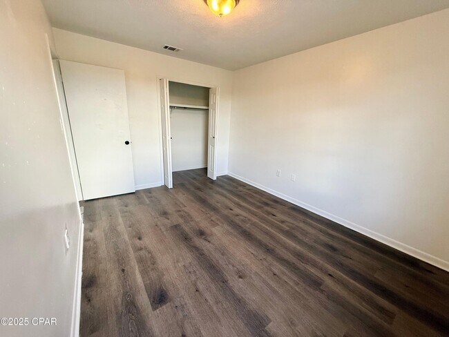 Building Photo - 506 N 11th St