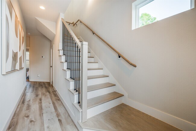 Building Photo - 6506 Old Olive Tree Dr