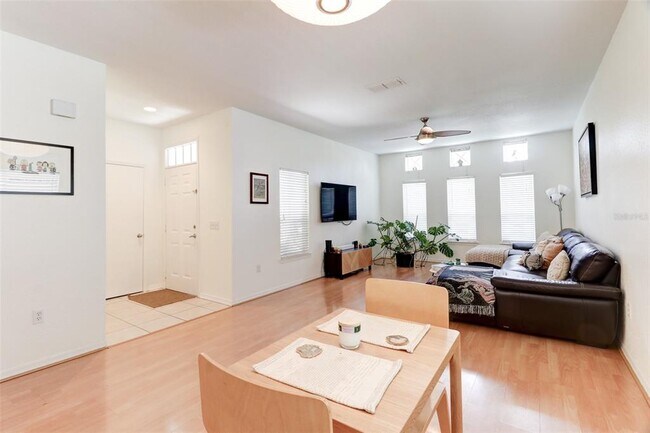Building Photo - 4004 Foxtail Palm Ct