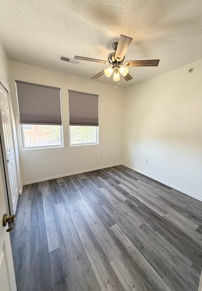 Guest Room - 601 Menaul Blvd NE