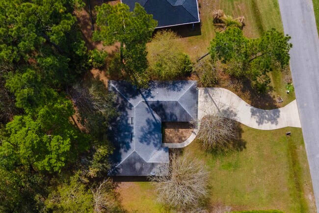 Building Photo - 4040 Red Pine Ln