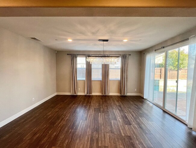 Building Photo - 3105 Octave Ave