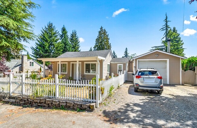 Primary Photo - Everett MIL for rent!