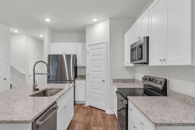 Building Photo - ***MOVE-IN SPECIAL*** $500 OFF OF YOUR FIR...