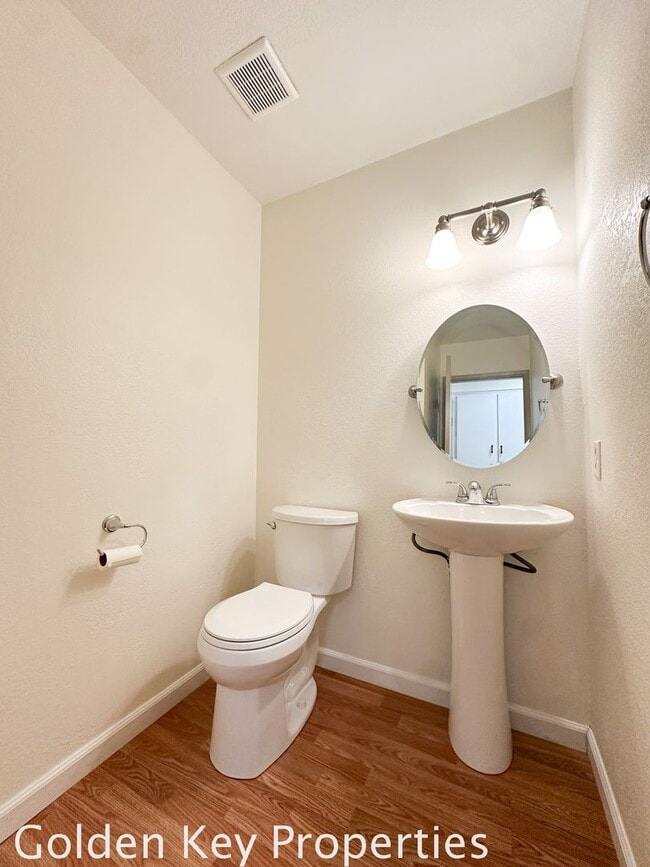 Building Photo - Move-In Ready 3-Bedroom Home in Vista!