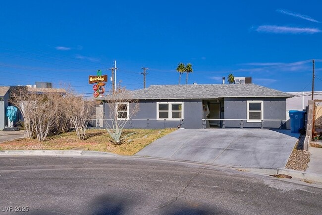 Building Photo - 1037 Yucca Ave