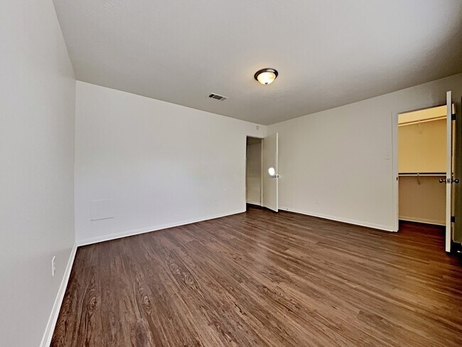 Building Photo - 2738 Springstone Dr