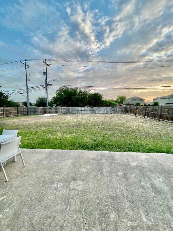 Building Photo - 550 Westoak