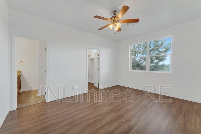 Building Photo - 2443 W Pikes Peak Dr