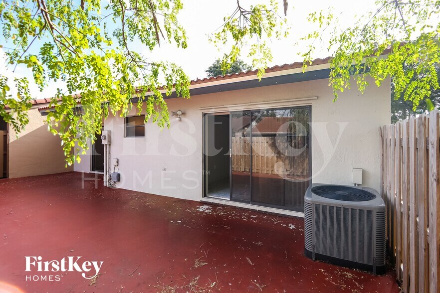 Building Photo - 6657 NW 174th Terrace