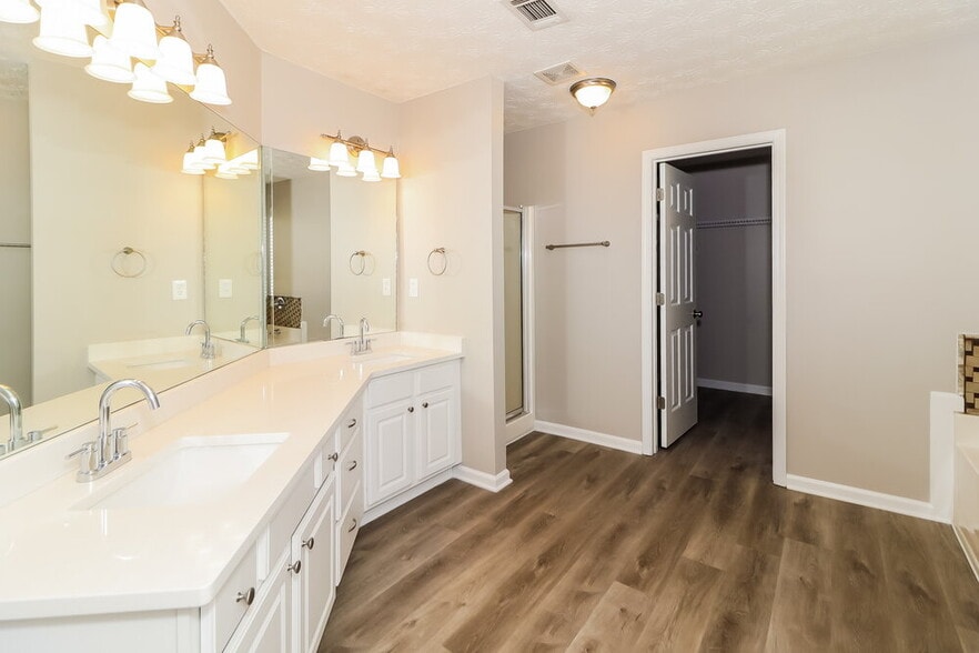 Building Photo - 748 Bartow Dr