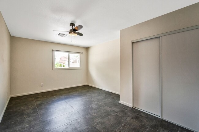 Building Photo - Spacious 6-Bedroom, 3.5-Bath Pool Home Near ASU Campus