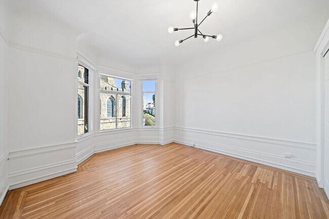 Building Photo - 1619 Gough St