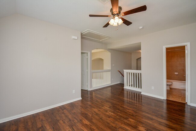 Building Photo - 6003 Hickory Hollow Dr