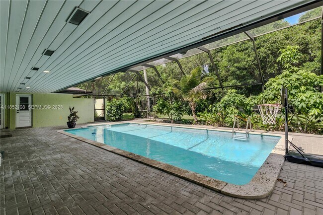 Building Photo - 17900 SW 77th Ave