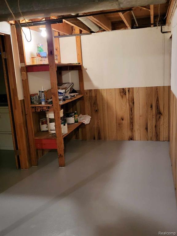 Building Photo - 1342 S Linville Ave