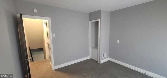 Building Photo - 603 Maple St