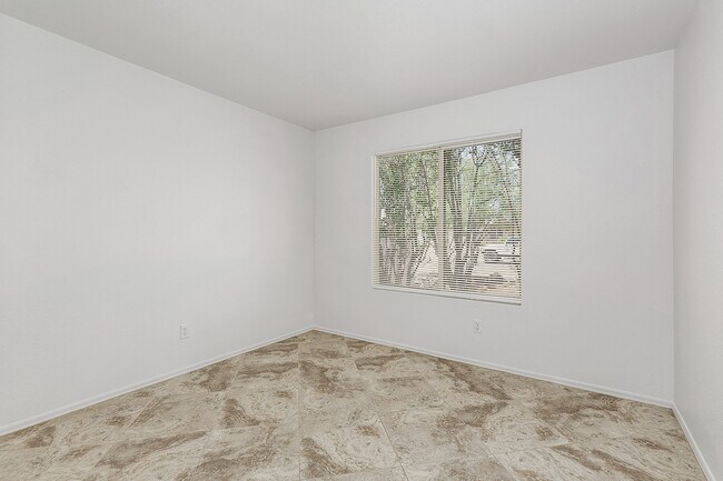 Building Photo - 9249 E Desert Cove Cir