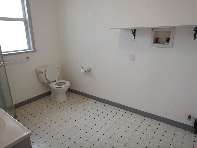 Building Photo - 0467