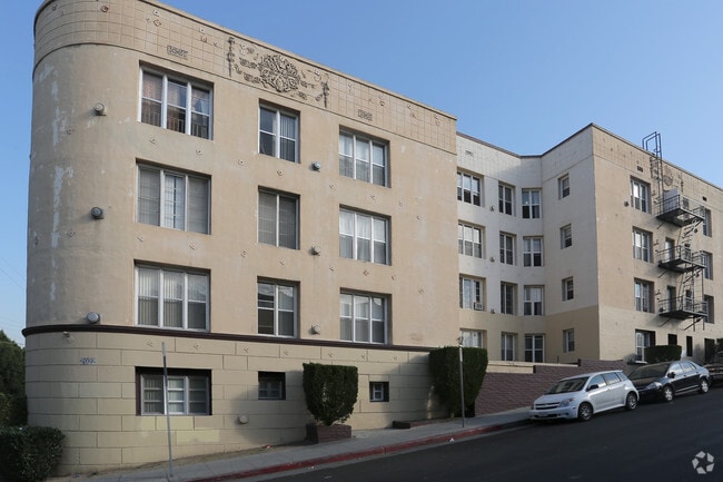 Building Photo - Chateau Adams Apartments