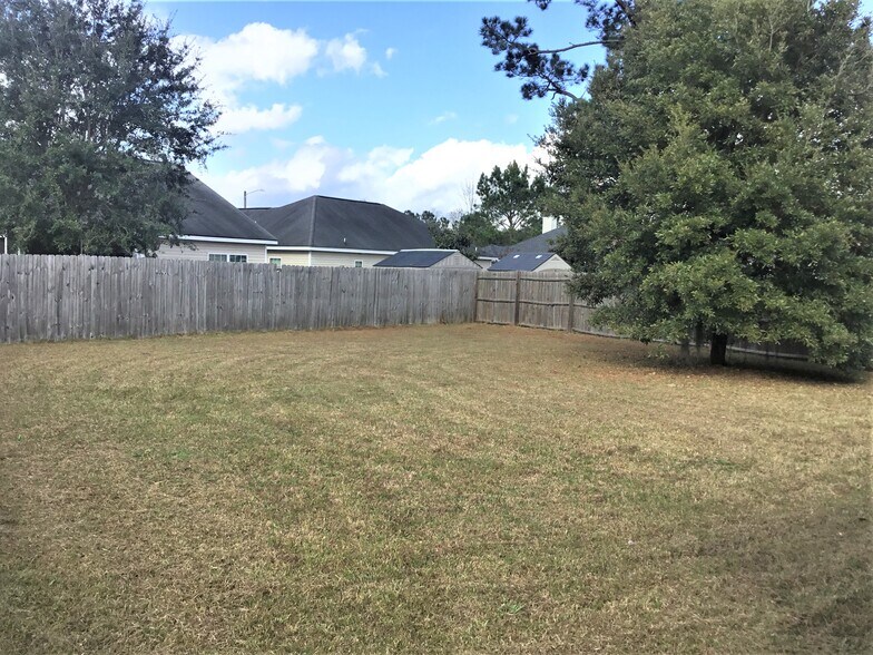 Building Photo - 107 Fontenot Dr