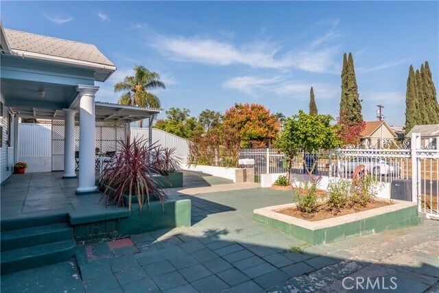 Building Photo - 1125 Heliotrope Dr