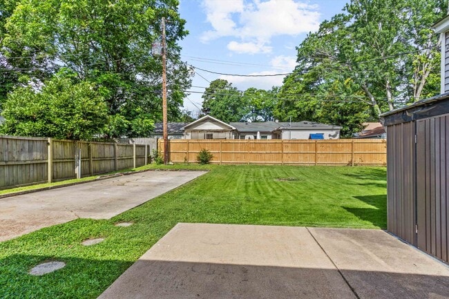 Building Photo - 507 Grahamwood Dr