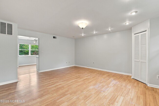 Building Photo - 1334 Sabrina Ct
