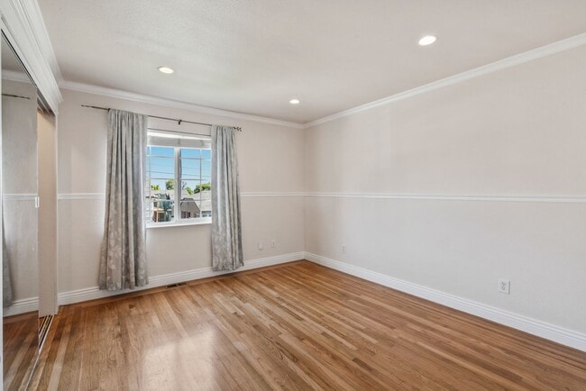 Building Photo - 135 Anza Way