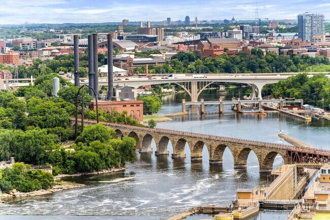 Building Photo - 19 S 1st St