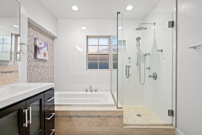 Building Photo - Luxury Estate with Sparkling Pool & Elegant Amenities