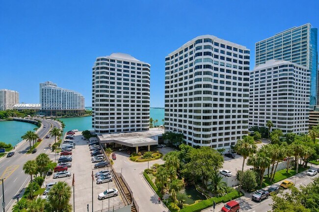 Building Photo - 825 Brickell Bay Dr