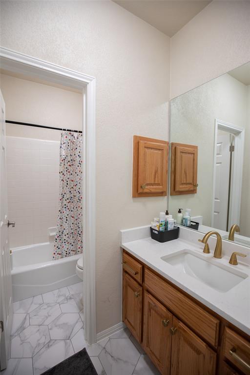 Building Photo - 9920 Spicewood Mesa