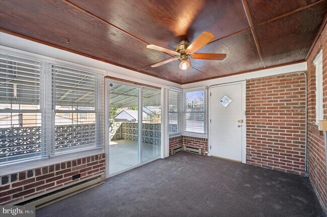 Building Photo - 421 Lawrence Rd