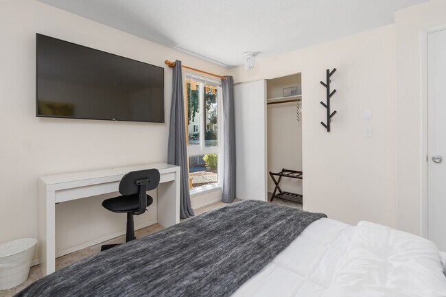 Building Photo - 4918 110th Avenue Ct E