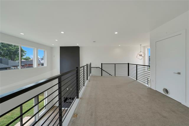 Building Photo - 8356 Fairview Dr