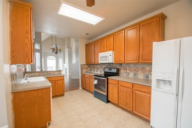 Building Photo - 11139 Still Hollow Dr