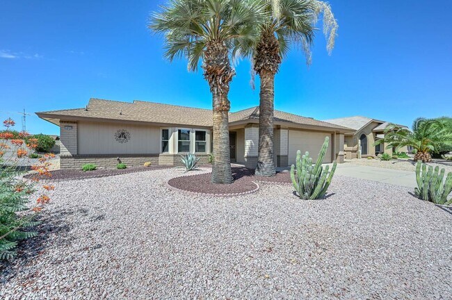 Building Photo - 55+ Gorgeous Gem Furnished ready for Move in!