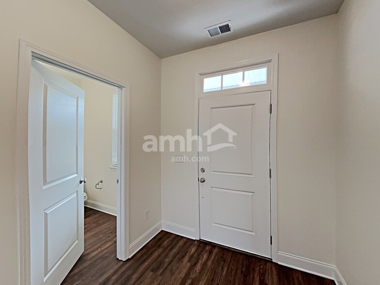 Building Photo - 1114 Amberly Wy