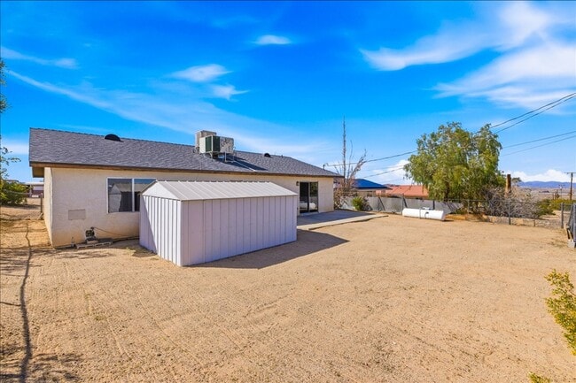 Building Photo - 6851 Quail Spring Ave