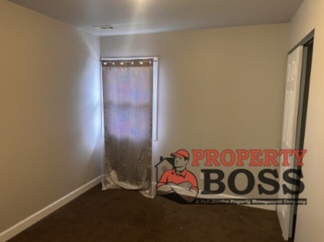 Building Photo - 2026 Roosevelt St