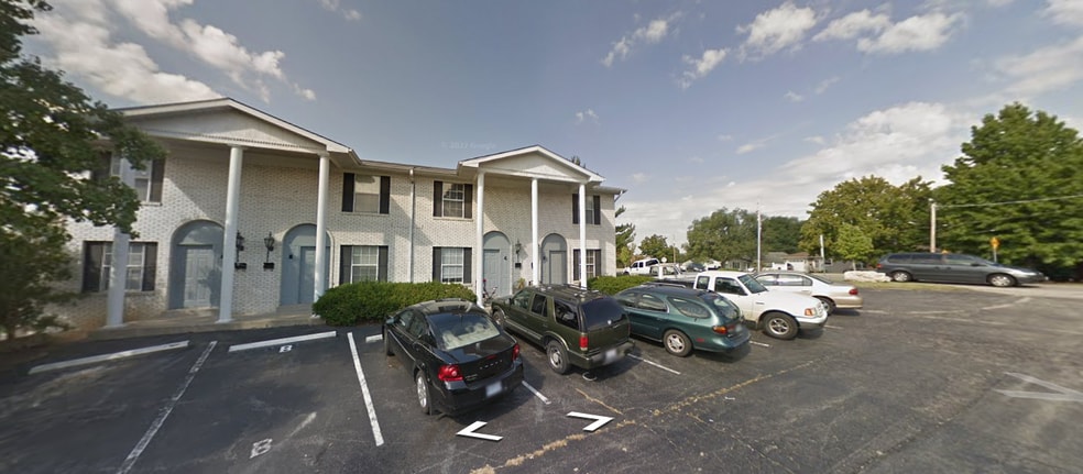 Building Photo - 1210 W Main St