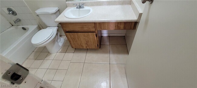 Building Photo - 4955 Jeffreys St