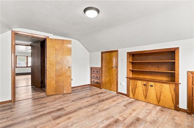 Building Photo - 23 Amory St