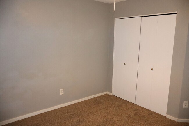 Building Photo - Charming Ground-Level Apartment in the Heart of Fort Collins