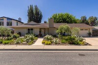 Building Photo - 1113 Sunnyglenn Ave