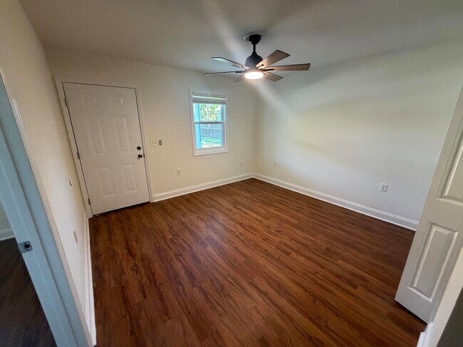 Building Photo - 2018 Pinopolis Rd