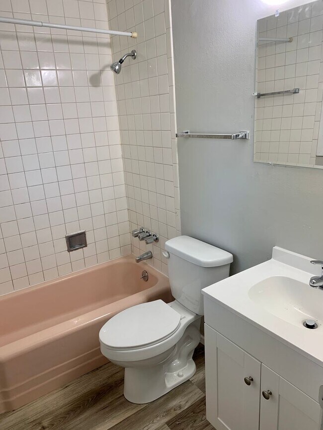 Building Photo - 3 Bedroom Home in Florissant - UPDATED KIT...
