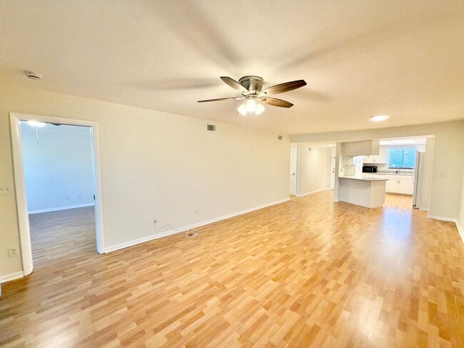 Building Photo - ** PALM RIVER ** 2 BED / 2 BATH - 1ST FLOOR - CONDO - NORTH NAPLES - ANNUAL RENTAL